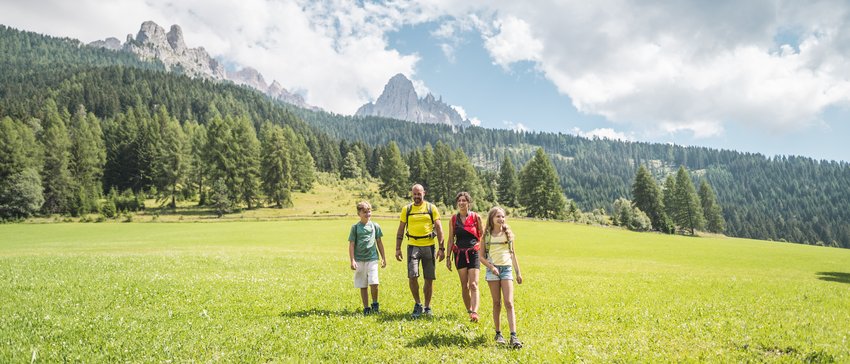 Lake Carezza/Karersee, South Tyrol: Hotel Alpenrose